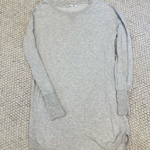 Athleta Heather Gray Crew Neck Long Top Size M